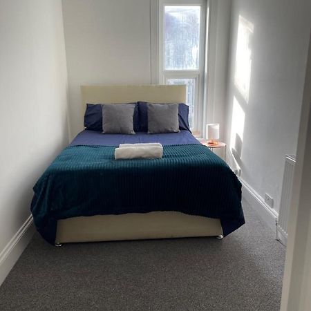 Room In Gloucester Road 4 Bristol Bagian luar foto
