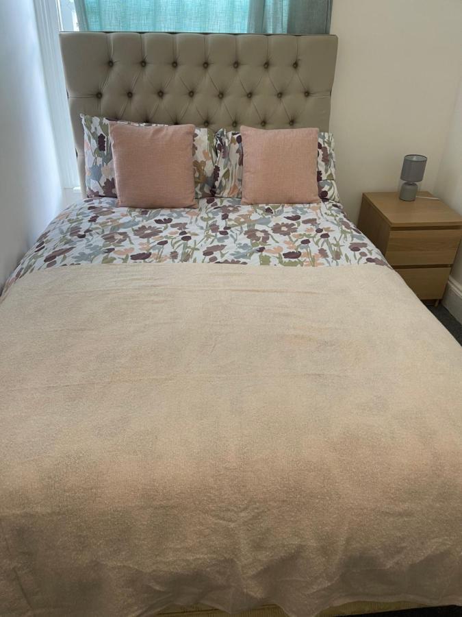 Room In Gloucester Road 4 Bristol Bagian luar foto